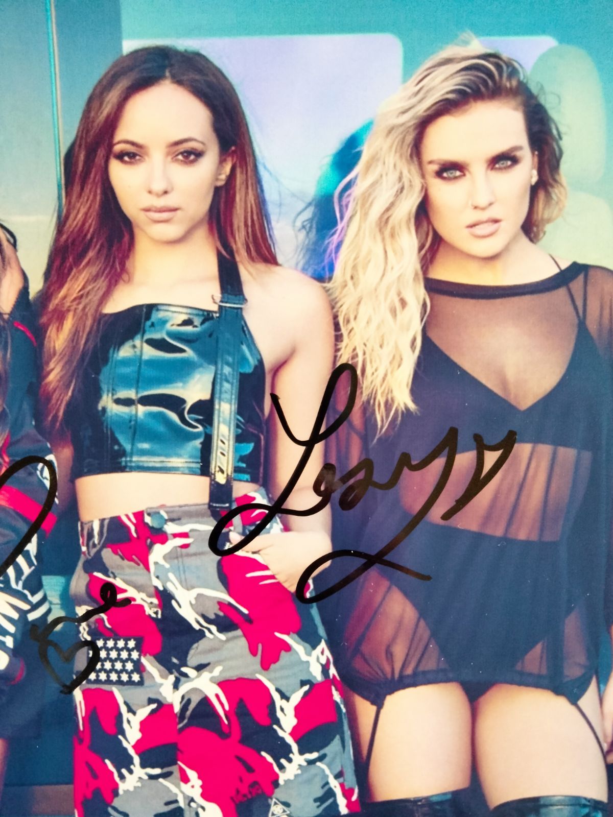 リトル・ミックス直筆サイン入り超 大型写真…Little Mix - メルカリ