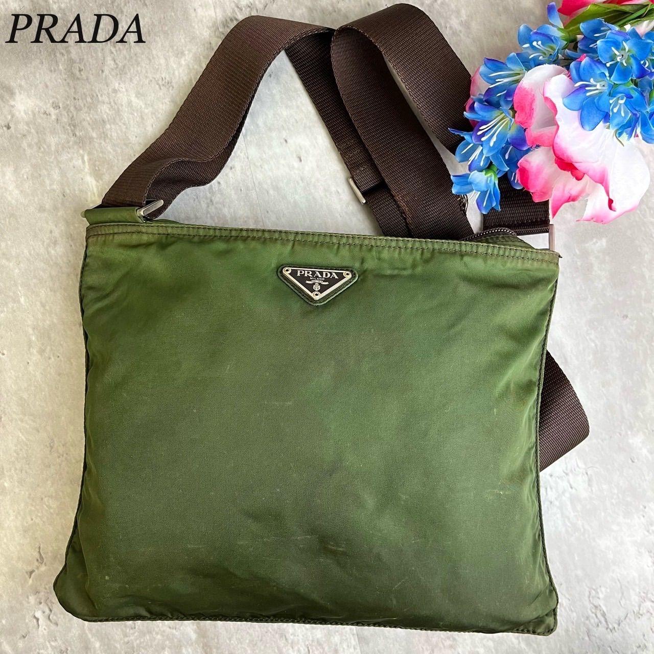 ✨良品✨ PRADA プラダ ショルダーバッグ トートバッグ 三角ロゴ プレート 白タグ 肩掛け 斜め掛け テスートナイロン ユニセックス レディース  メンズ カーキ 緑色