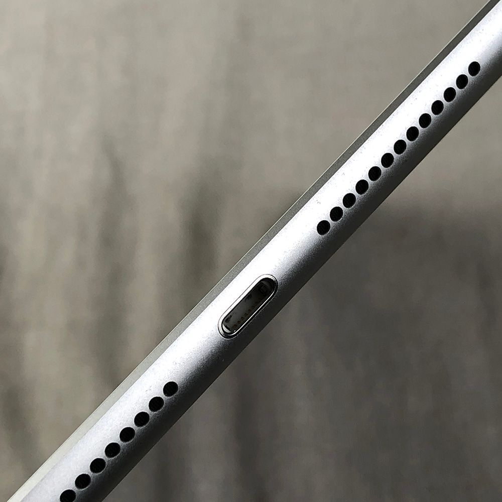 Apple - ◆ジャンク品・本体のみ◆Apple iPad 第7世代 本体のみ Wi-Fiモデル 32GB Silver（A2197）★バッテリー異常/TL-JUNK-250284（001322）VRB ◇ジャンク品・本体のみ◇Apple iPad 第7世代 本体のみ Wi-Fi