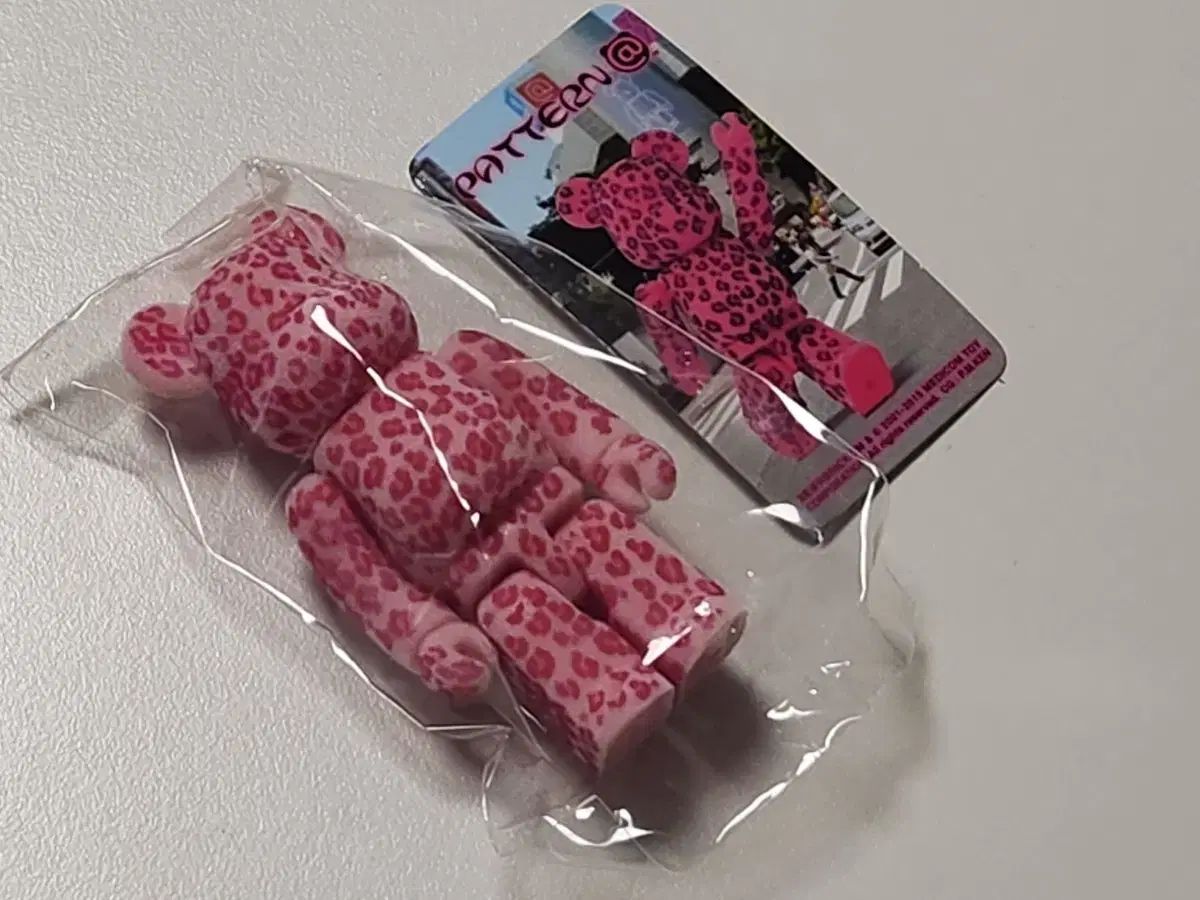 BE@RBRICK(ベアブリック) レギュラー 30 焦げた パターン フロッキー レオパード柄 未開封カード U