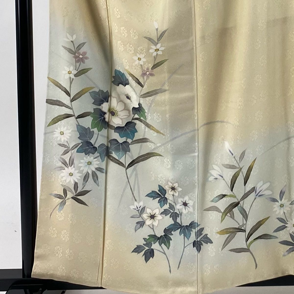 付下げ 身丈159cm 裄丈64.5cm M 袷 草花 地紋 金彩 ぼかし ベージュ 正絹 秀品