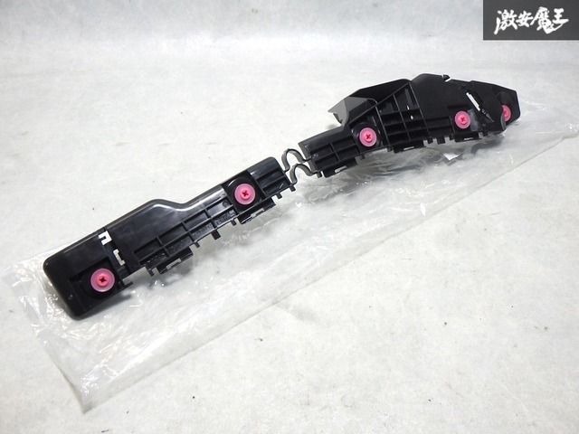 ヴォクシー、ノア、エスクワイア ZRR80系 リアバンパーリテーナー 他 ヴォクシー、ノア、エスクワイア ZRR80系 リアバンパー