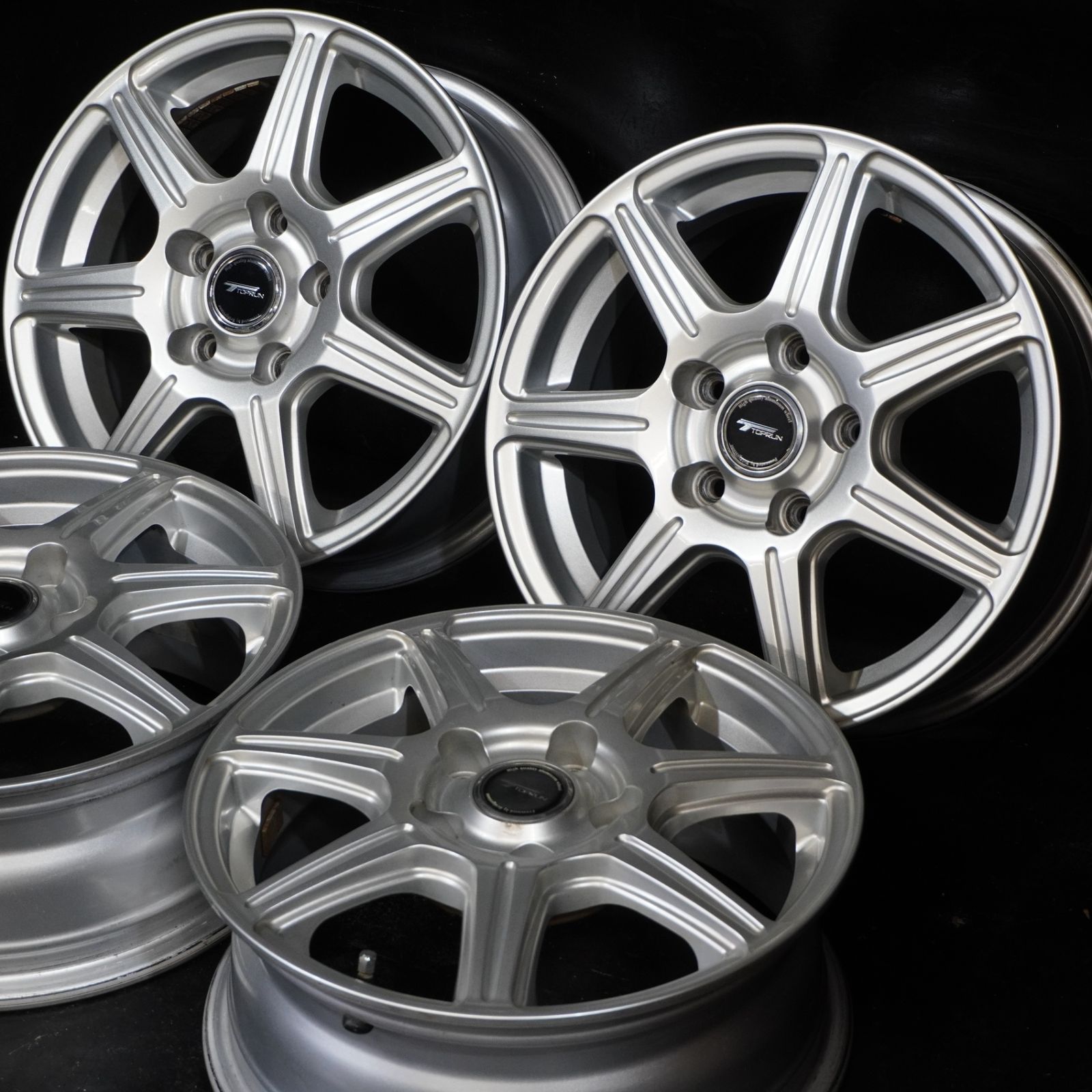 ブリヂストン TOPRUN 15×6J 45 114.3 5H ノア ヴォクシー セレナ ステップワゴン等 スタッドレス用に