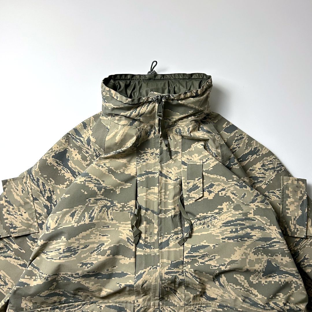 米軍 ECWCS GEN2 ゴアテックス パーカー L ナイロン ジャケット MILITARY 米軍 ECWCS Gen2 ACUゴアテックスパーカー（Gore Tex