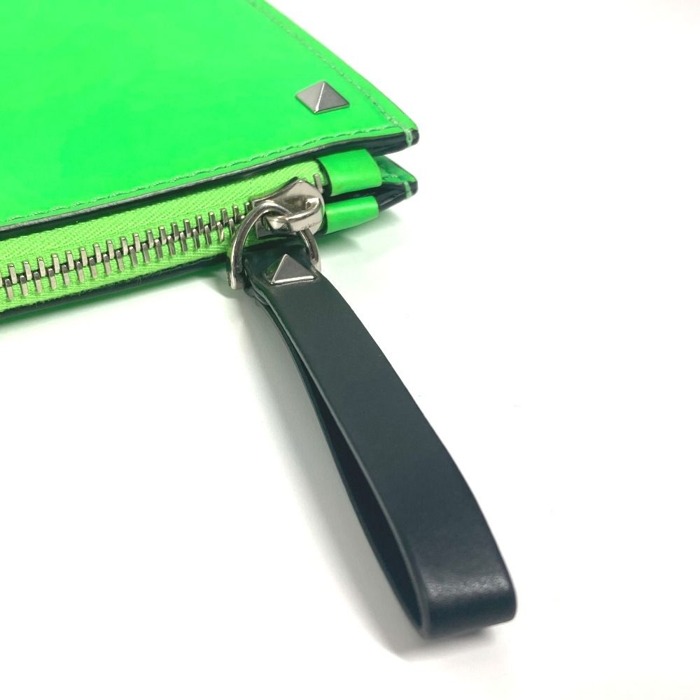 Valentino Garavani ヴァレンティノ・ガラヴァーニ クラッチバッグ