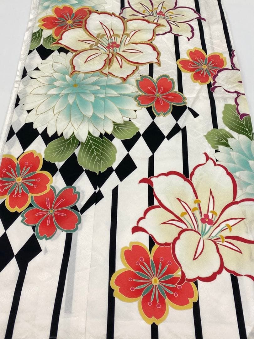 振袖 仮絵羽 舞台衣装 金駒 金彩 紋意匠 桜尽くし 正絹 未仕立て品 八掛付き 振袖 仮絵羽 刺繍 金駒 金彩 紋意匠 百合 桜 正絹 未仕立て品 八掛付き
