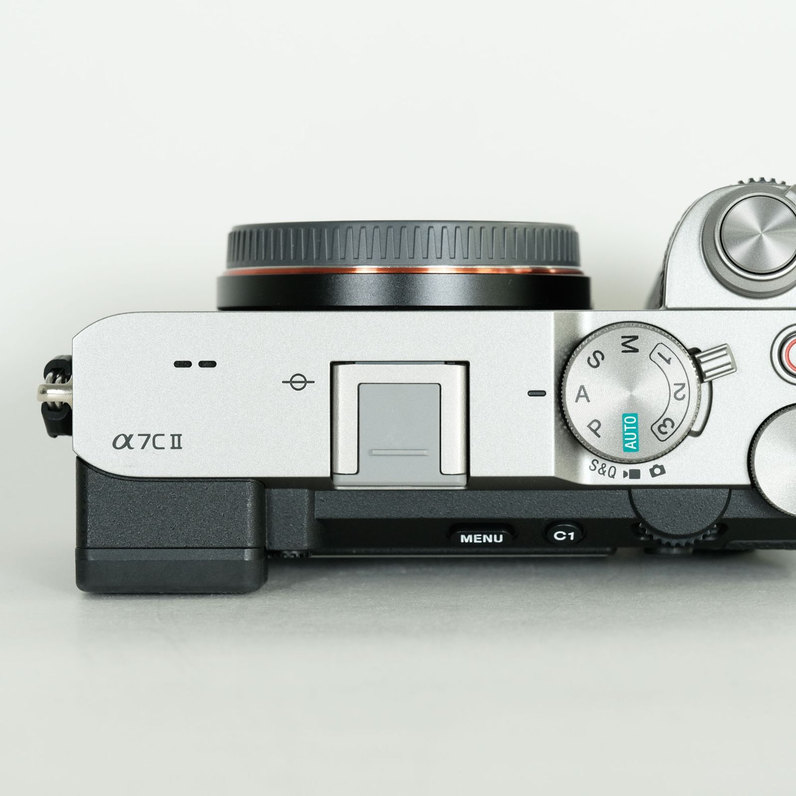 消費税無し SONY 極美品｜シャッター数940回] α7C [ボディ II（ILCE-7CM2） デジタルカメラ