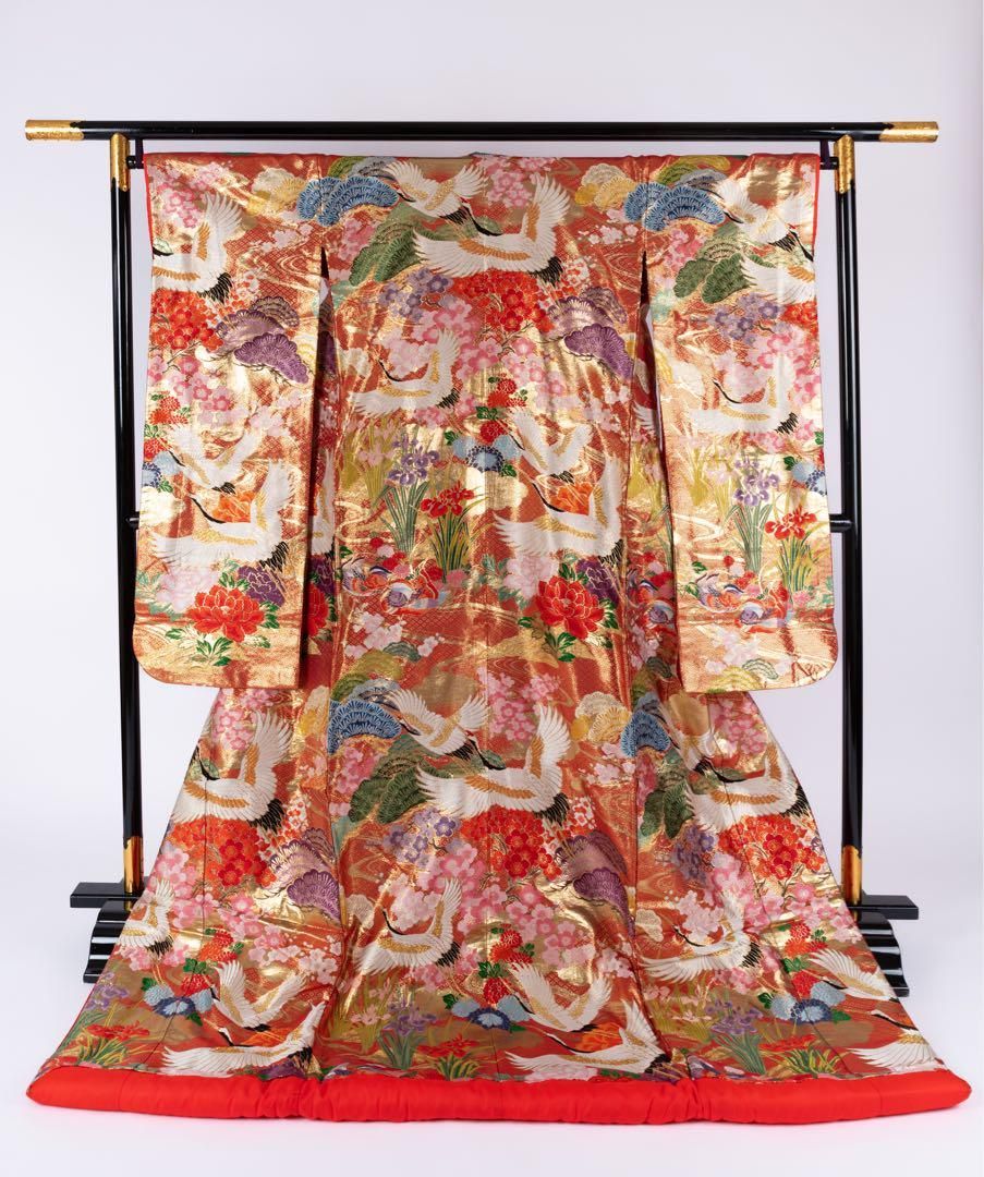 50%OFF! 125,000円→62,500円】花嫁色打掛け 朱色/金刺繍 鶴/松梅、背 