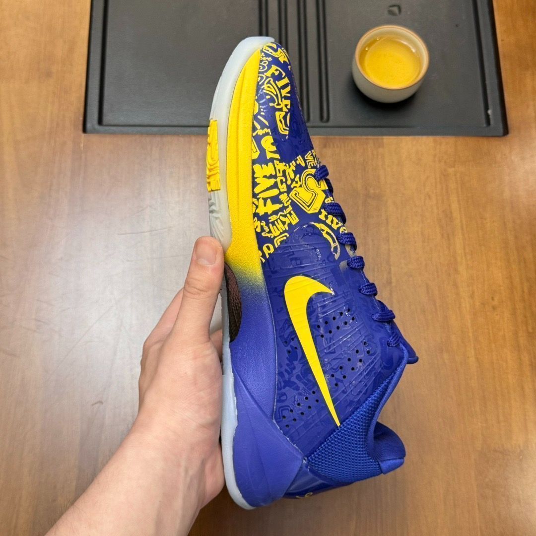 Kobe 5 Protro スケルトンデザインシューズ 箱付、鑑定書付 Kobe 5 Protro スケルトンデザインシューズ 箱付、鑑定書付