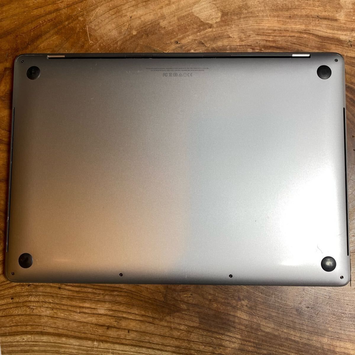 Apple MacBook