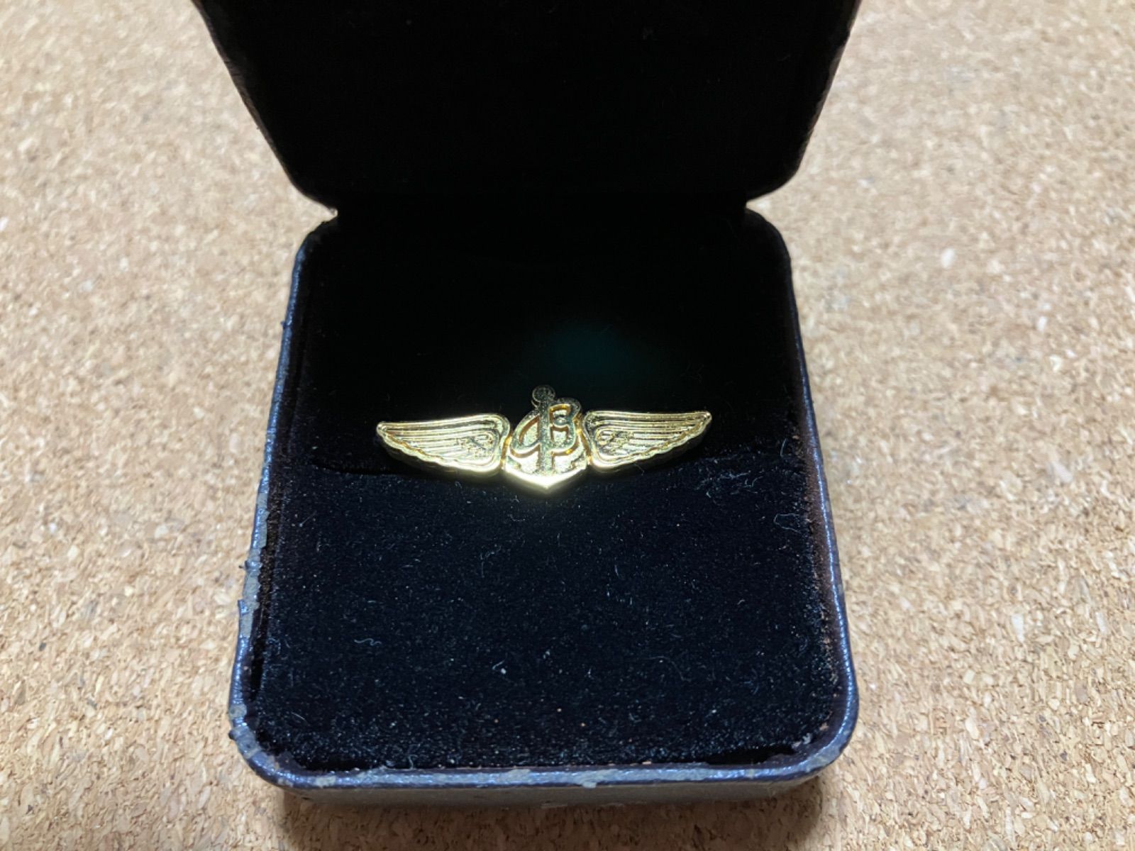 モリ！ブライトリング　ピンバッジ BREITLINGブライトリング ピンバッジ ゴールド - メルカリ