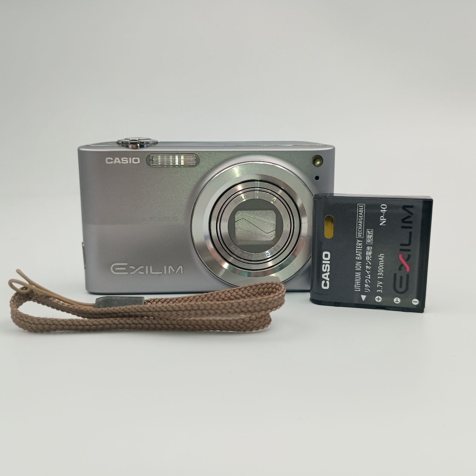 CASIO EXILIM ZOOM EX-Z200　デジタルカメラ　シルバー CASIO EXILIM EX-Z200 Compact DIGITAL Camera SILVER シルバー