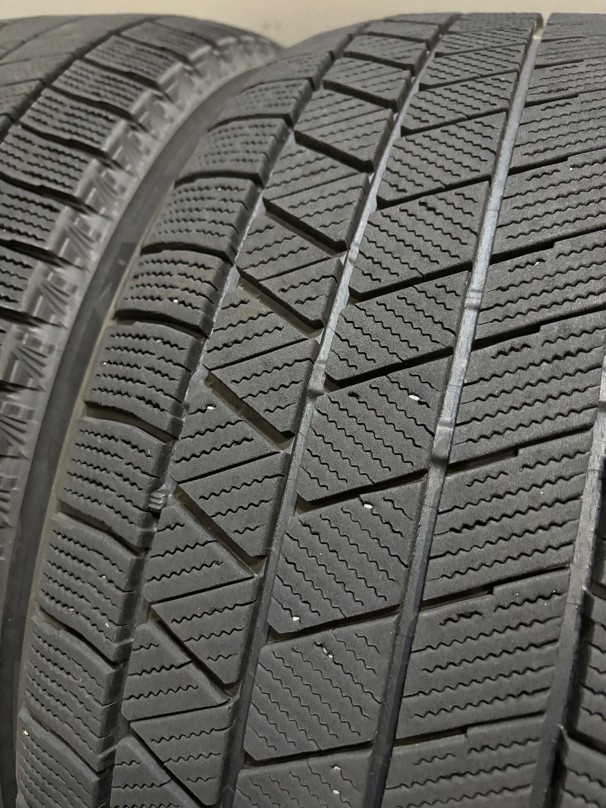 高品質、全国送料無料！ 215 50R17 BRIDGESTONE VRX3 21年製 スタッドレス 4本 ブリヂストン ブリザック レヴォーグ プリウス カローラ 4-K191