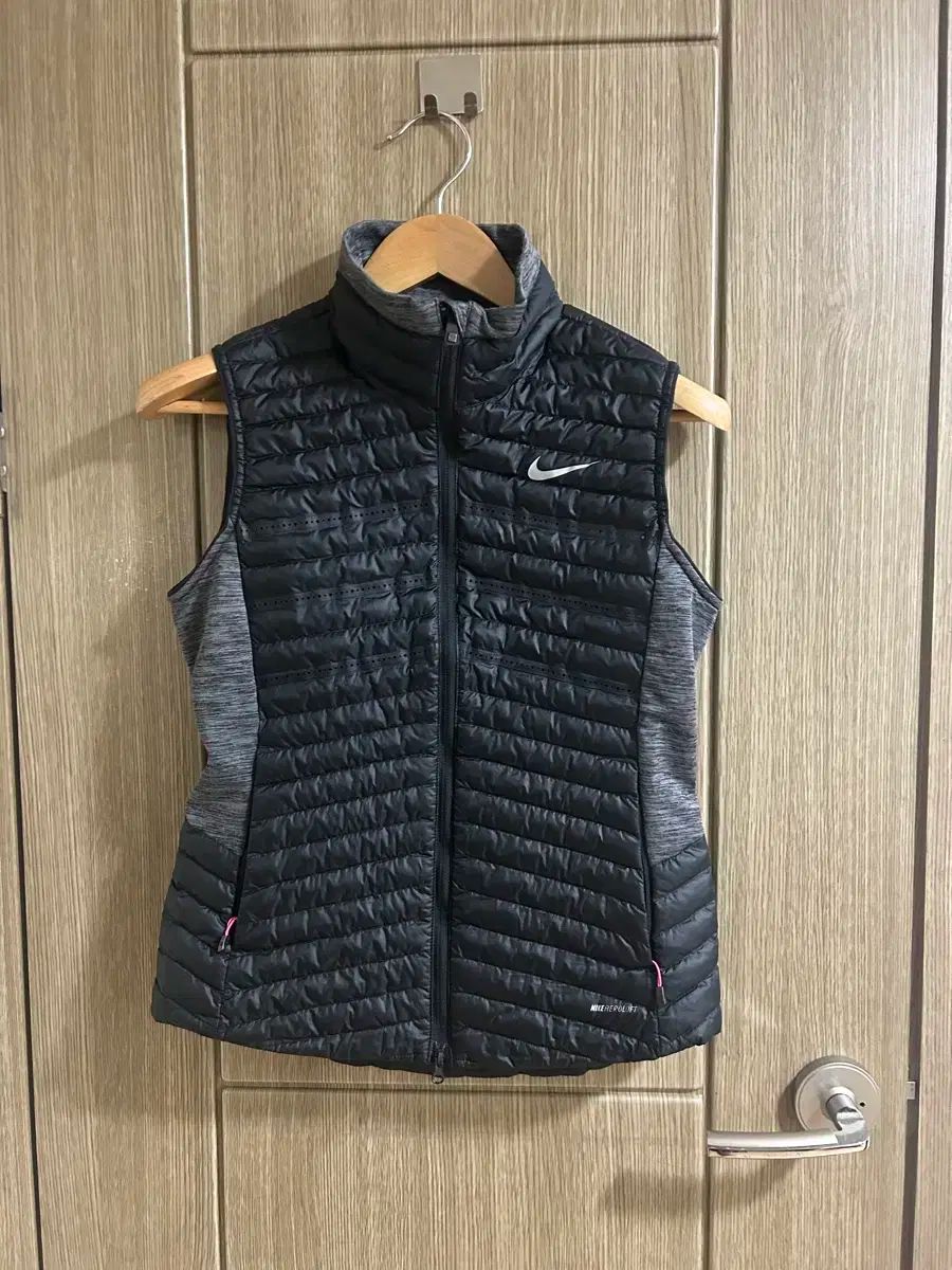 NIKE ナイキ ゴルフ レディース エアロロフト ダウン ベスト M