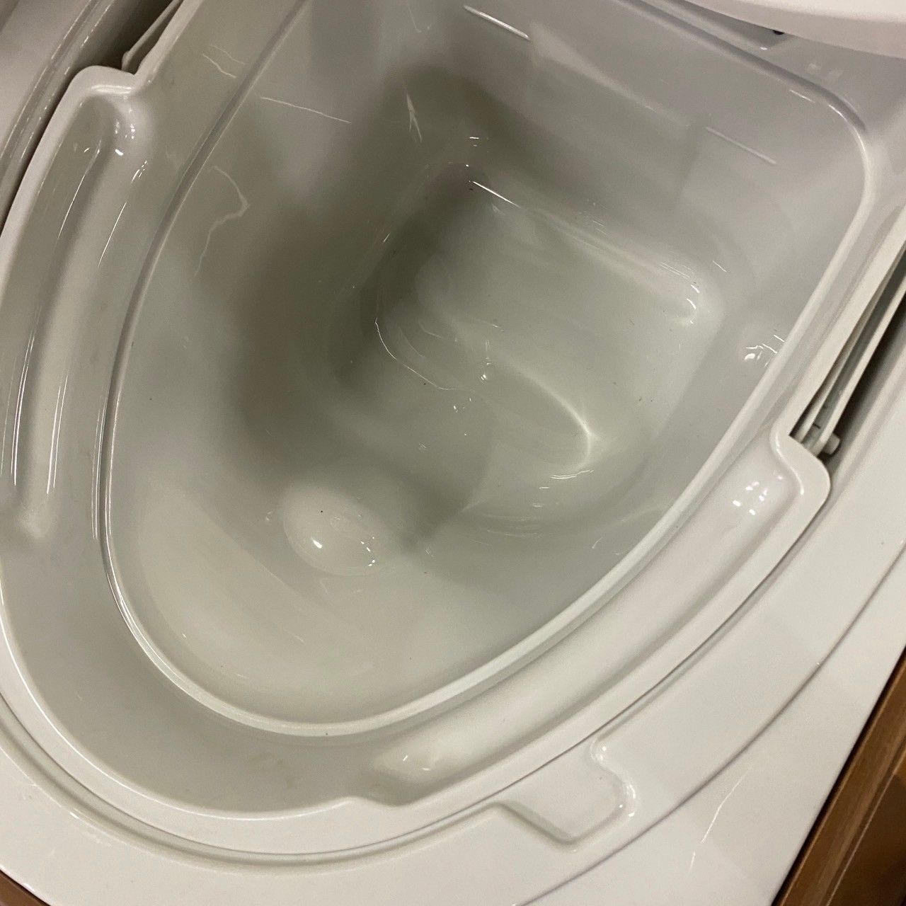 シャワー付木製ポータブルトイレ