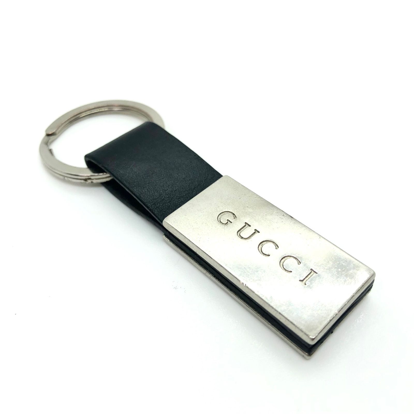 GUCCI グッチ　キーリング　GG ブラック　ロゴ　シルバー GUCCI グッチ ロゴ金具 キーホルダー キーリング チャーム