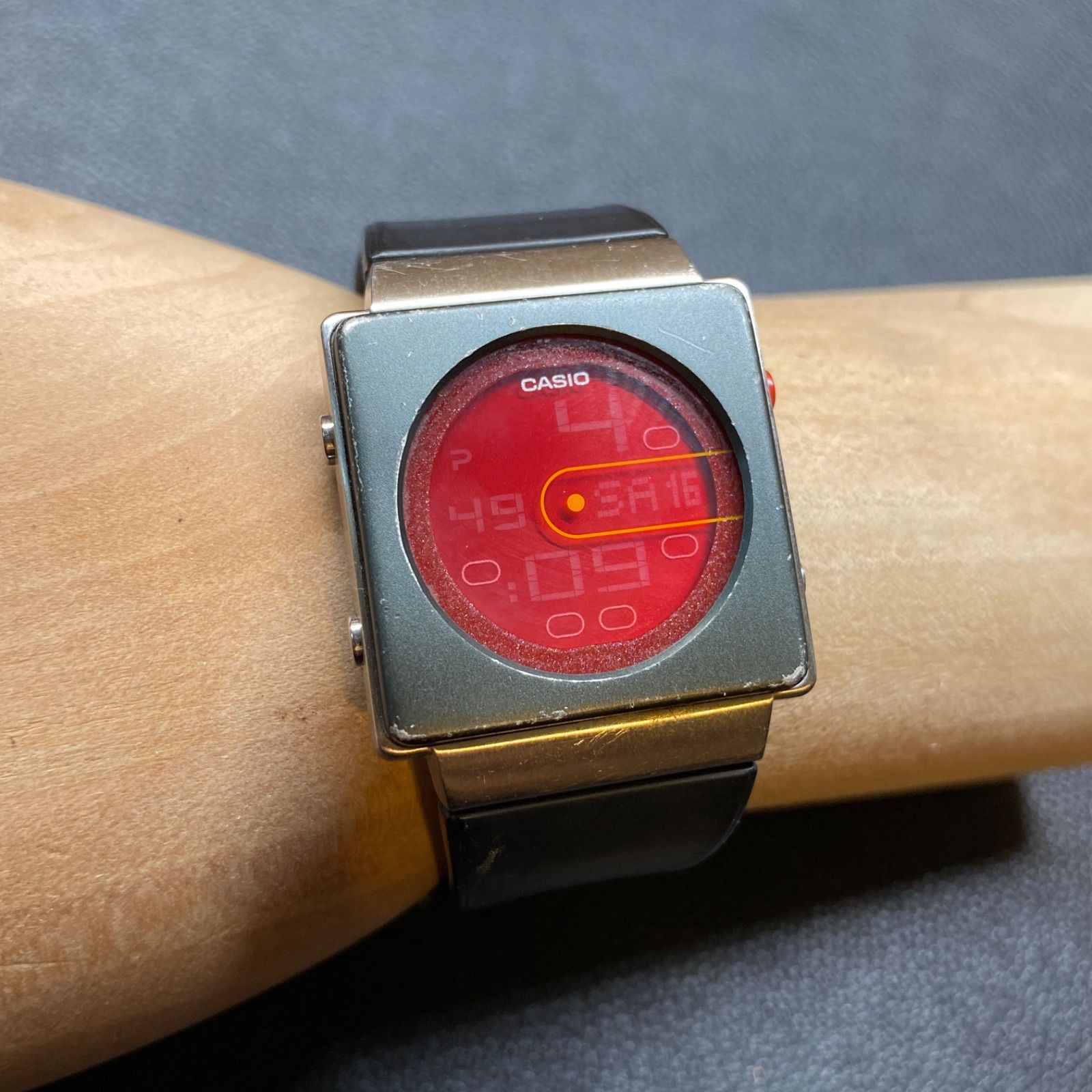 希少　CASIO カシオ　LA2001 FUTURIST　腕時計 CASIO カシオ LA-2001 FUTURIST 希少 レア CASIO カシオ - メルカリ