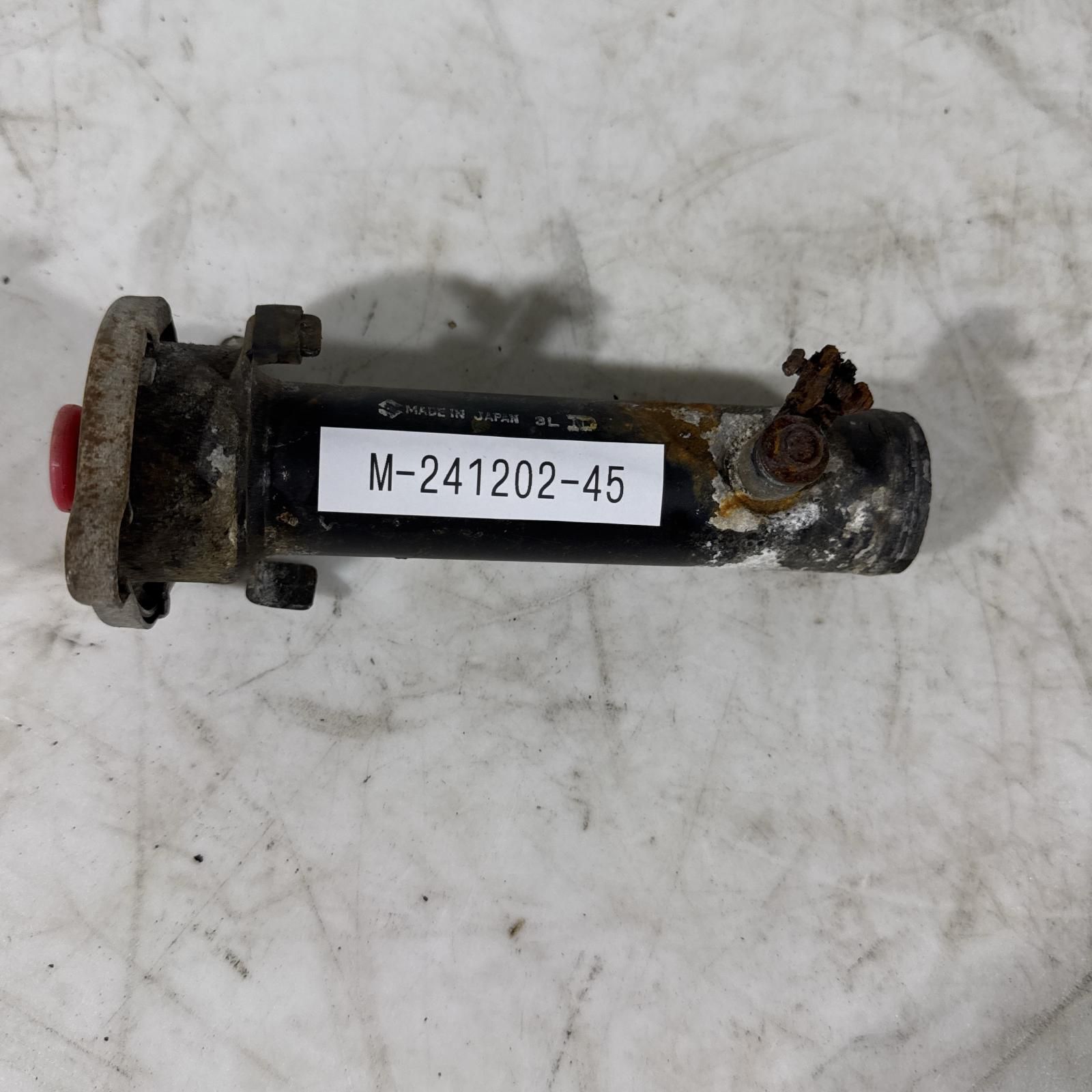 SUZUKI GT750 ラジエーターキャップ