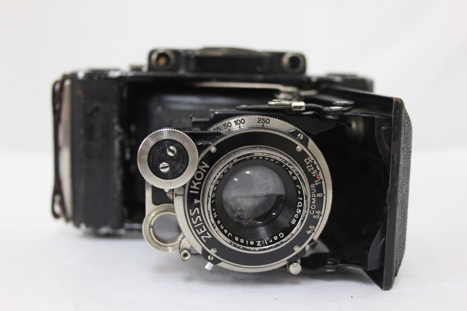 Carl Zeiss