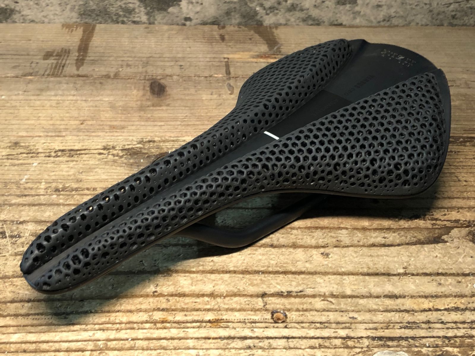 JN708 フィジーク fizik VERSUS EVO ANTARES 00 ADAPTIVE サドル LARGE 146mm カーボンレール BRIGHTFACE_UK