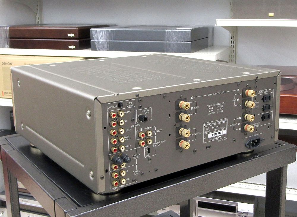 プリメインアンプ