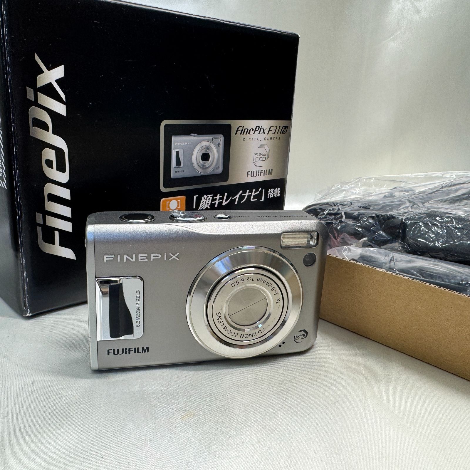 S 稼働品 FUJIFILM FinePix F31fd デジタルカメラ コンパクトカメラ コード 付属品付き 防水プロテクター WP-FXF30