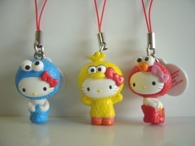 HELLO KITTY×SESAME STREETストラップ（仮）｜商品情報｜タカラ