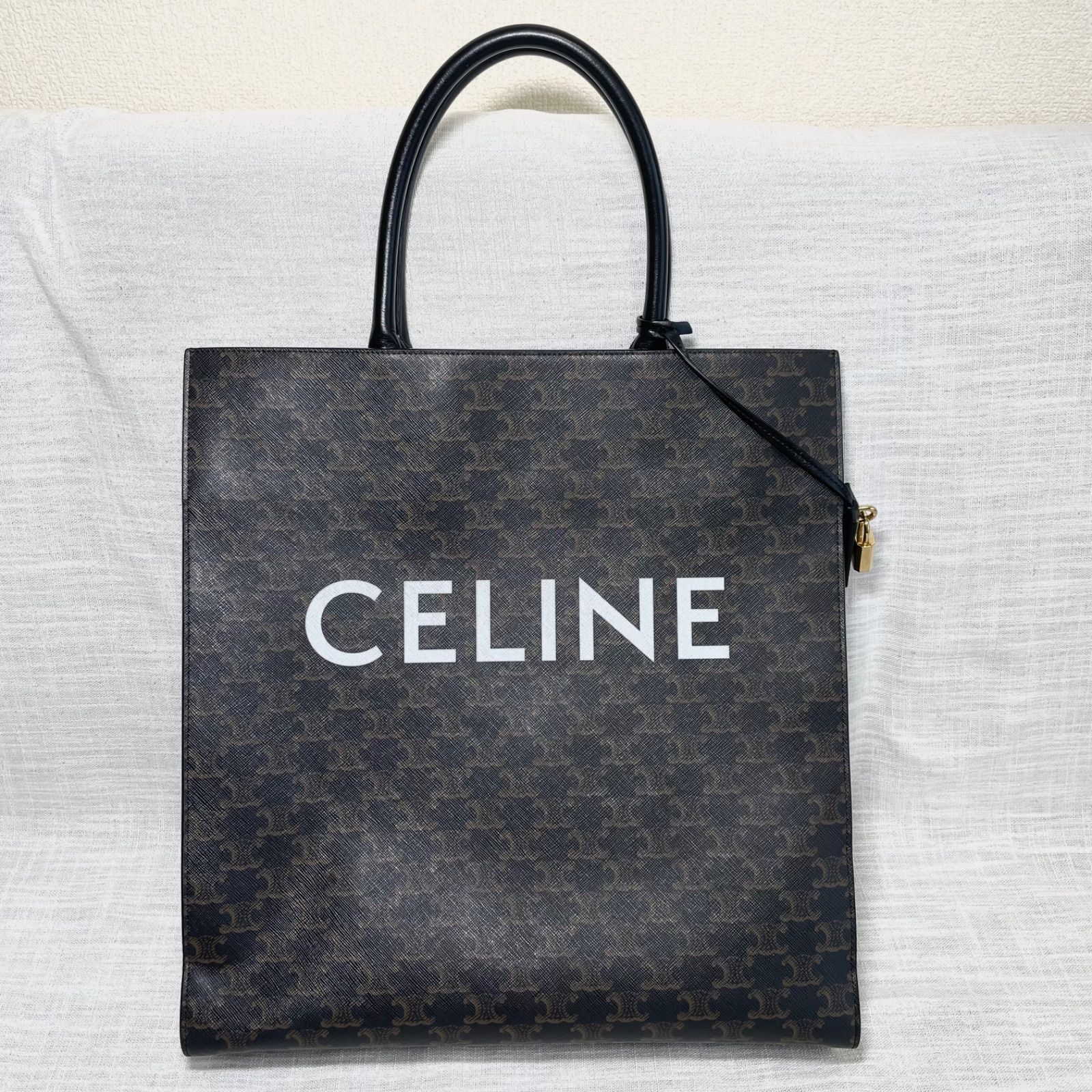 美品✨CELINE セリーヌ トリオンフ バーティカルカバ ラージ ハンドバッグkannusedブランド