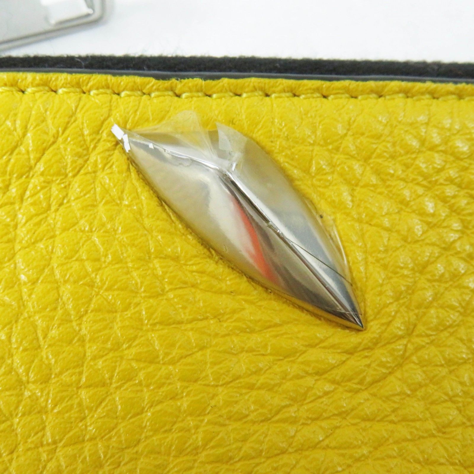 【未使用級】FENDI フェンディ　コインケース　バグズアイ　ベージュ　レザー FENDI フェンディ バッグバグズ コインケース ピンク レザー