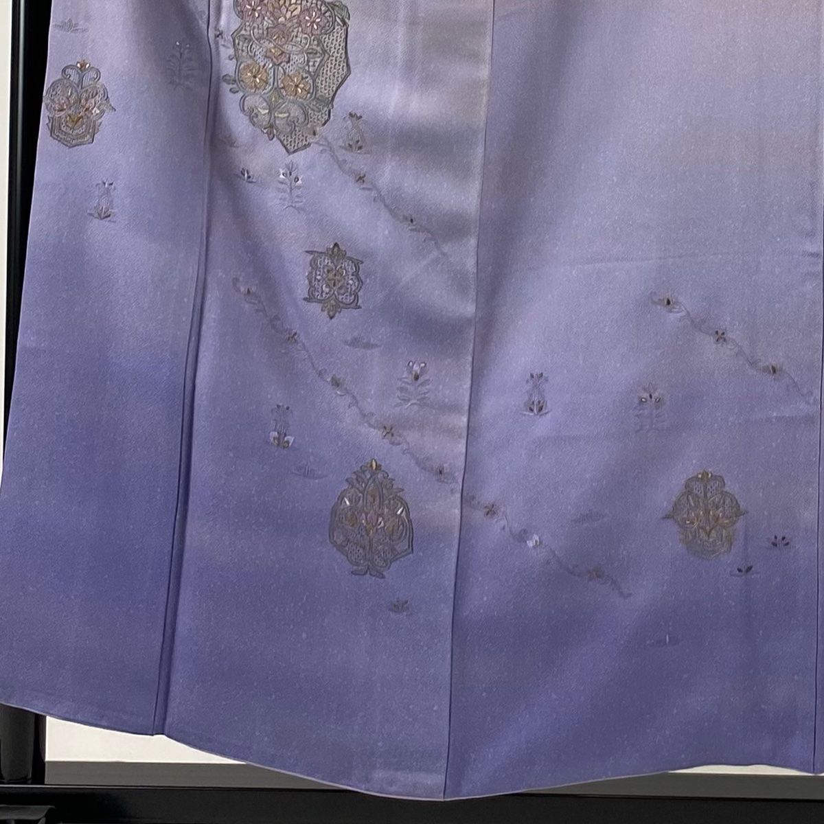 付下げ 身丈155.5cm 裄丈62cm S 袷 草花 刺繍 ぼかしぼかし 薄紫 正絹