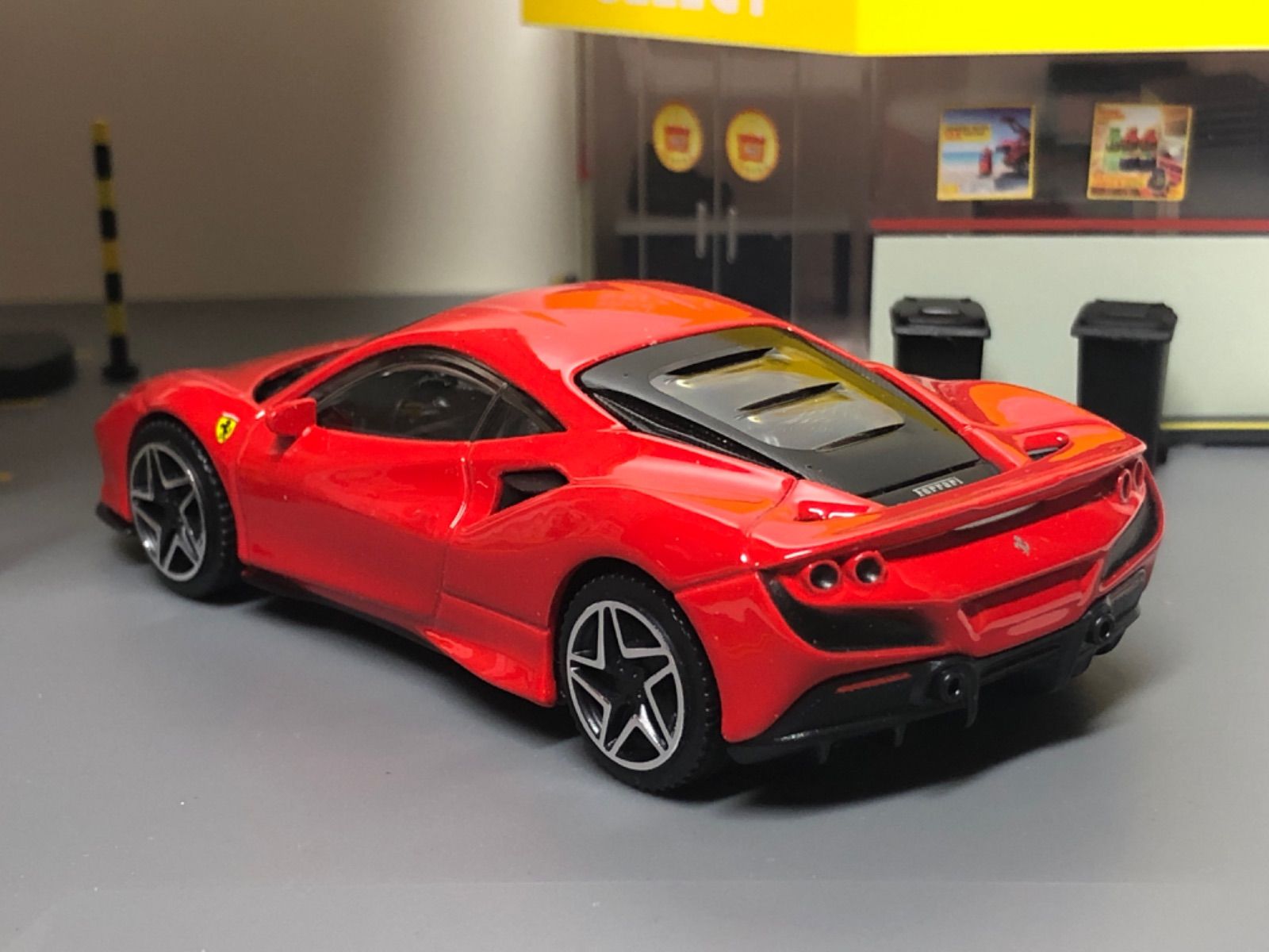 Ferrari F8 Tributoミニカー 1/43 Bburago 1:43 Ferrari F8 Tributo Diecast Metal Model Boy Toy