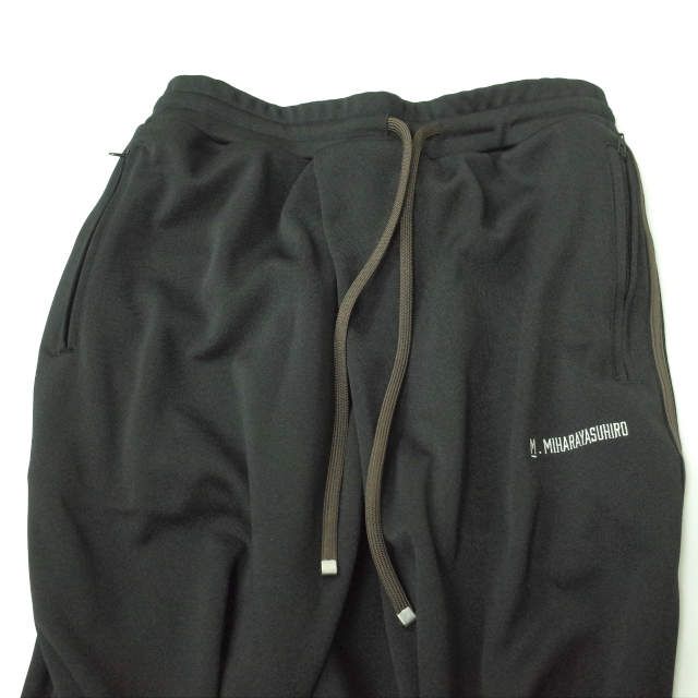 【M. MIHARAYASUHIRO】ツイストトラックパンツ Maison MIHARA YASUHIRO - TWISTED TRACK PANTS - ツイスト