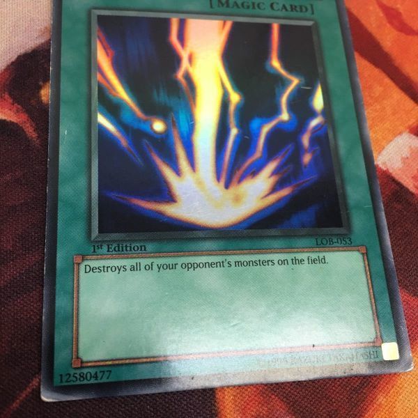 遊戯王 サンダー・ボルト【約15年前のカード】 5123GxE-36L._UF350,350_QL50_.jpg
