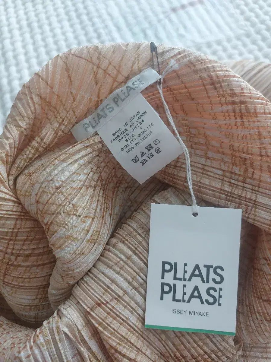 ISSEY MIYAKE(イッセイミヤケ) PLEATS PLEASE(プリーツプリーズ