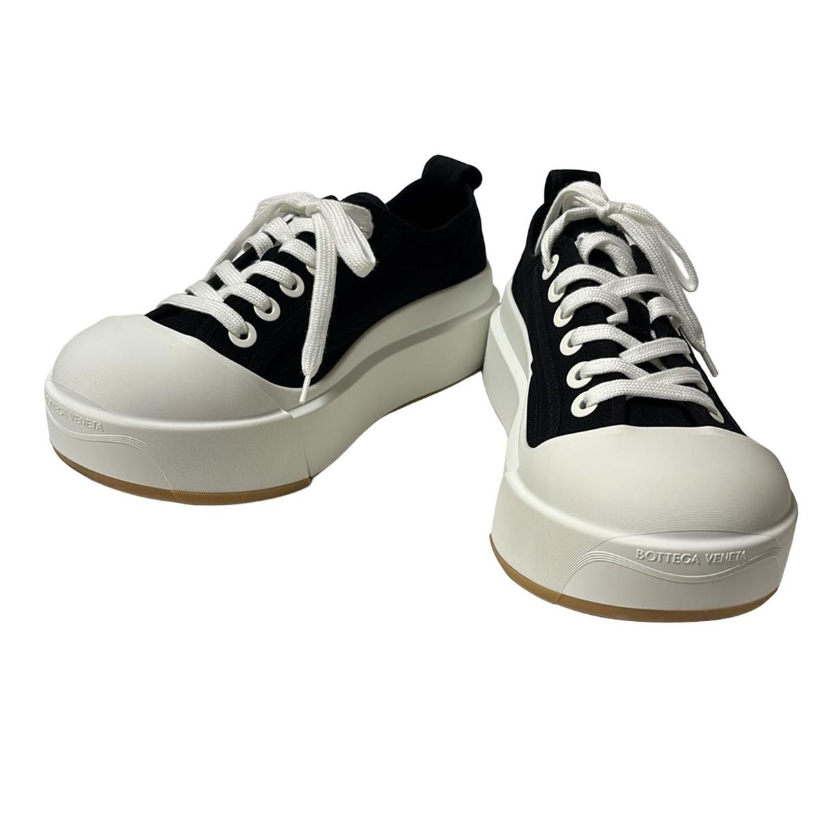 BOTTEGA VENETA ボッテガベネタ スニーカー 白 4103925F0035 BOTTEGA VENETA ボッテガベネタ スニーカー 白 4103925F0035