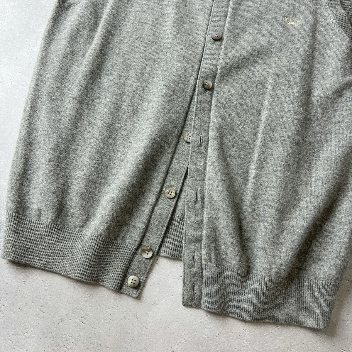 美品 PAPAS パパス 上質 ウール クルーネック 貝ボタン ニット ベスト