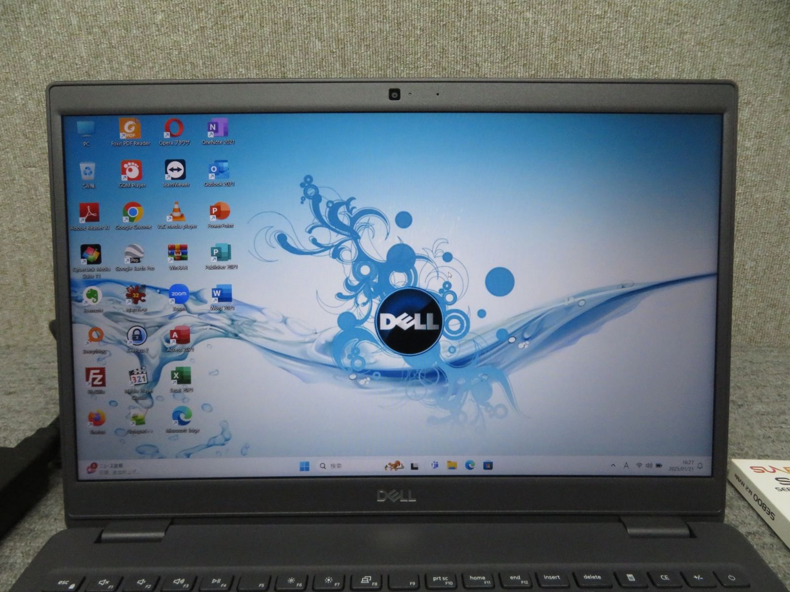 DELL 3590 第10世代i5 メモリ16GB SSD256GB ☆第10世代i7搭載☆ DELL