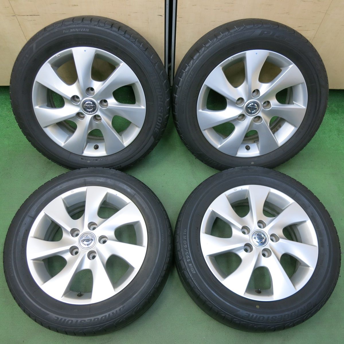 キレイ 日産 C26 セレナ 純正 195|60R16 ブリヂストン プレイズ PX-RV 16インチ PCD114.3|5H 5043015SYノ