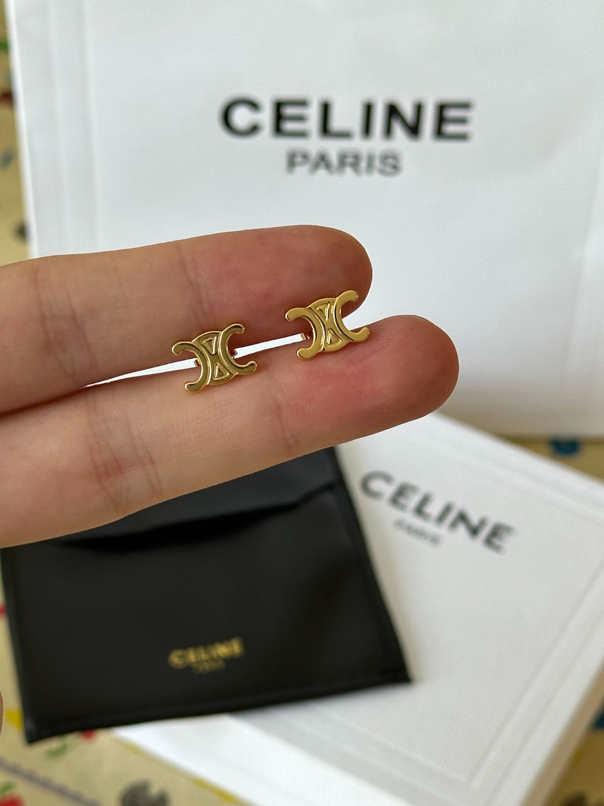 【美品】CELINE セリーヌ ゴールド 装飾付き スタッド ピアス CELINE セリーヌ Triomphe トリオンフ スタッズ ゴールド
