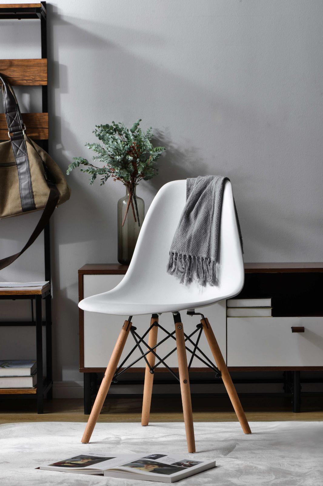 セール ホワイトモダンチェア 木製脚 2脚セット ダイニングチェア 2脚