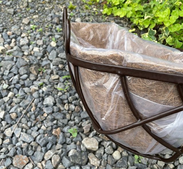 壁掛け用ハンギングバスケットWBR04-W60ヤシマット＆フック付～壁掛けプランター型ハンギングWBR04-60