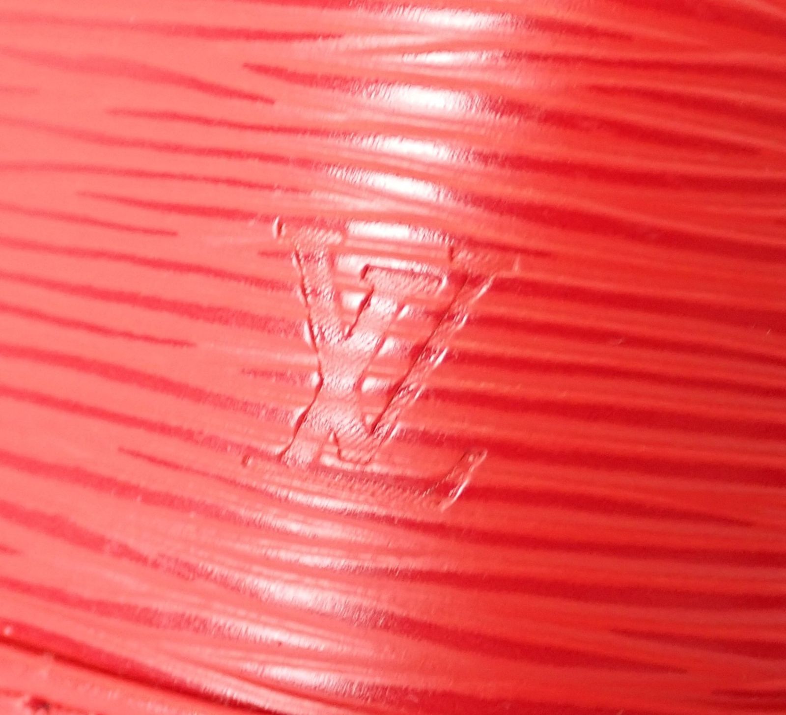 美品 LOUIS VUITTON(ルイヴィトン) ナノアルマ M50516 エピ レッド 