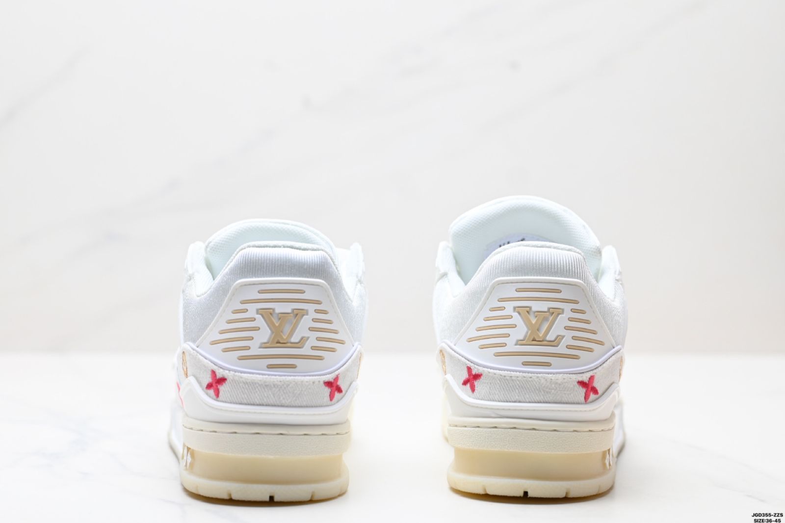 新品のLVルイ・ヴィトン Louis Vuitton Trainer スニーカー ロー