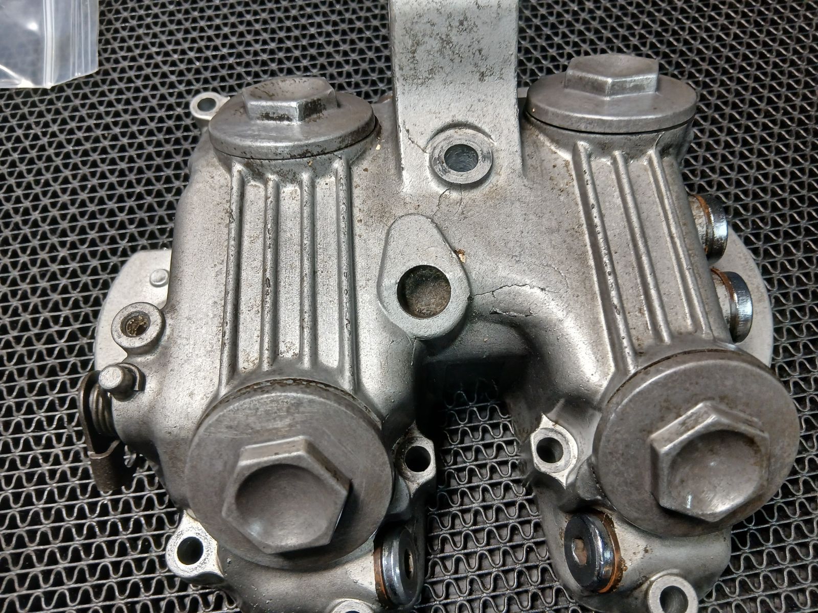 ホンダ XLR250 BAJA】シリンダーヘッドカバー＆タペットロッカーアーム