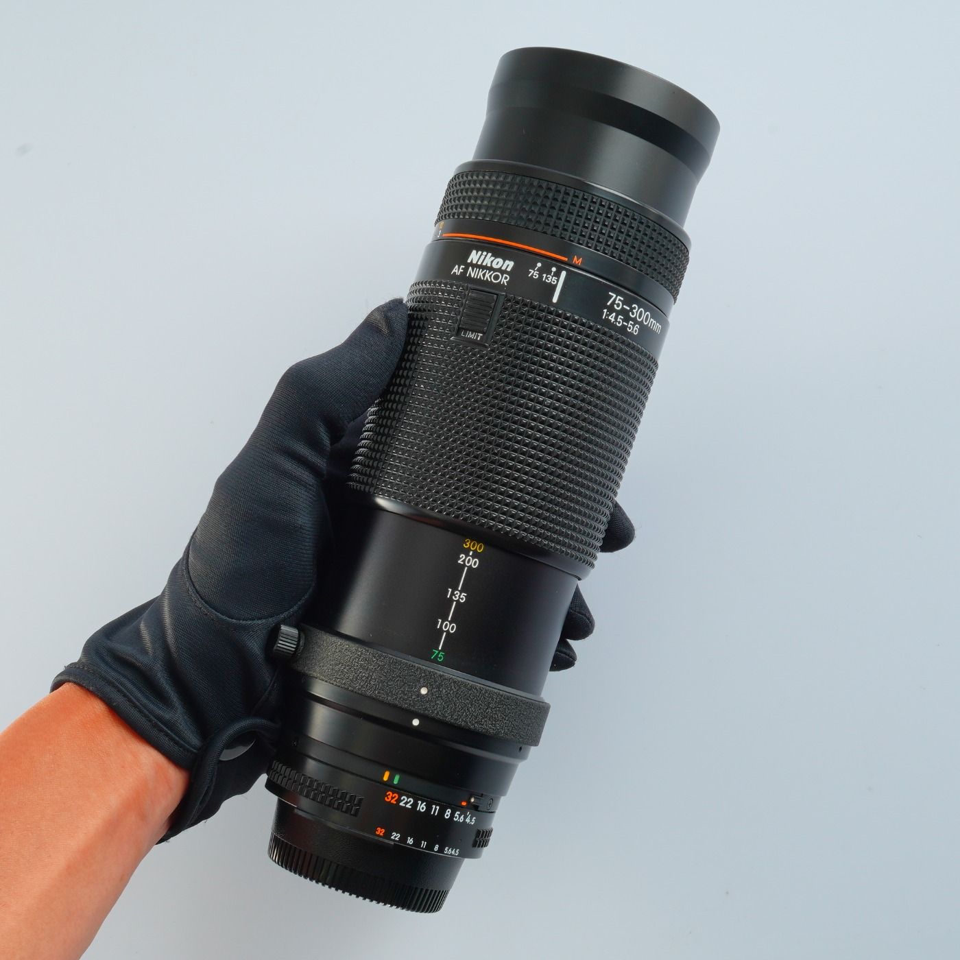 Nikon ニコン AF NIKKOR 75-300mm f/4.5-5.6 ズームレンズ