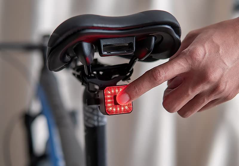 自転車 テールライト スマートブレーキ感応 高輝度 USB充電式 自動点灯