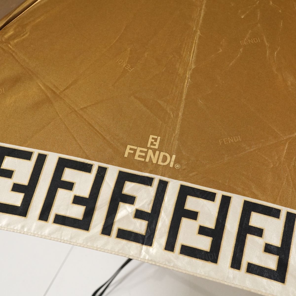 折りたたみ傘 FENDI フェンディ USED品 ズッカ ロゴ ブラウン 希少 55cm FA8731