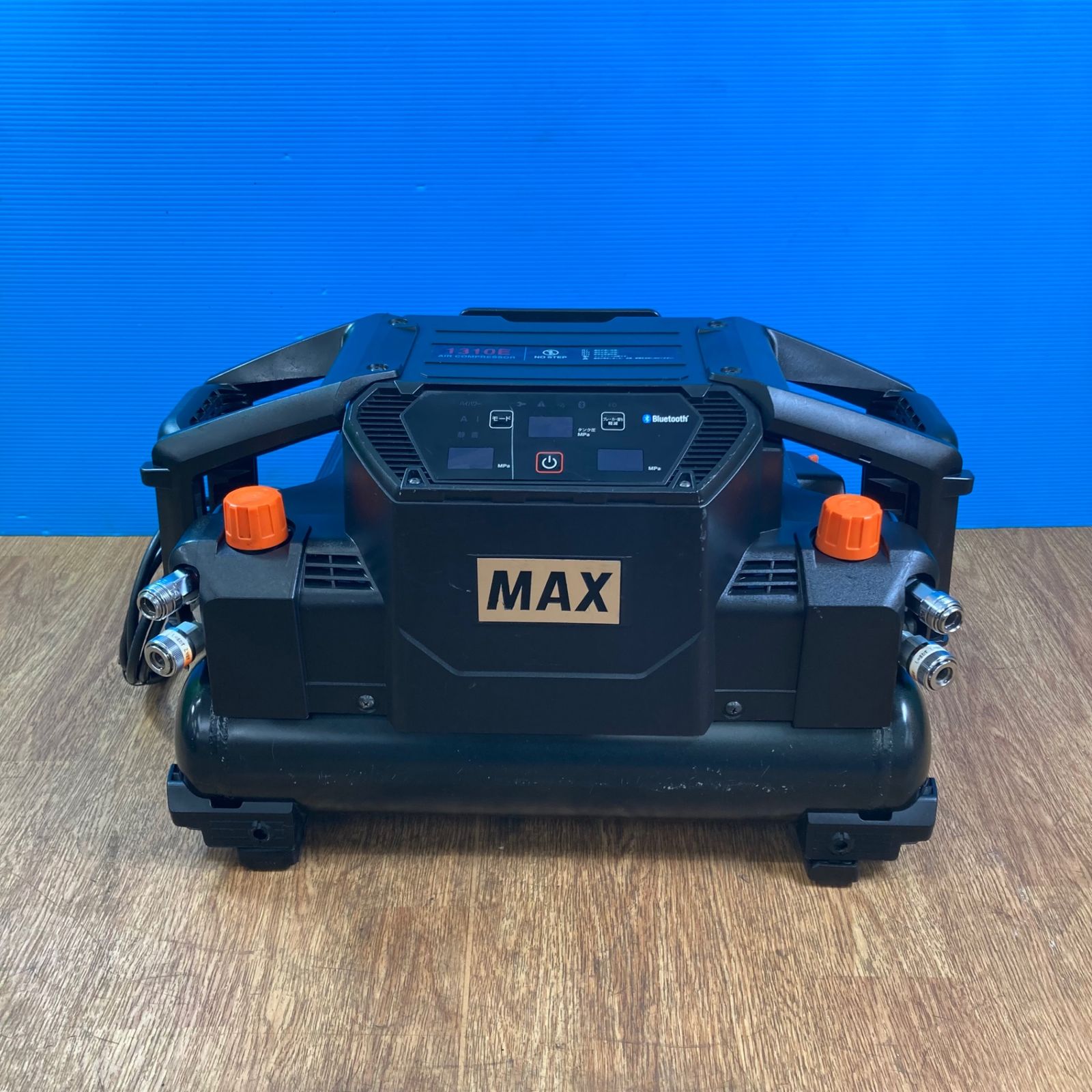☆マックス(MAX) エアコンプレッサー AK-HH1310E_ブラック【岩槻 ☆マックス(MAX) エアコンプレッサー AK-HH1310E_ブラック【岩槻