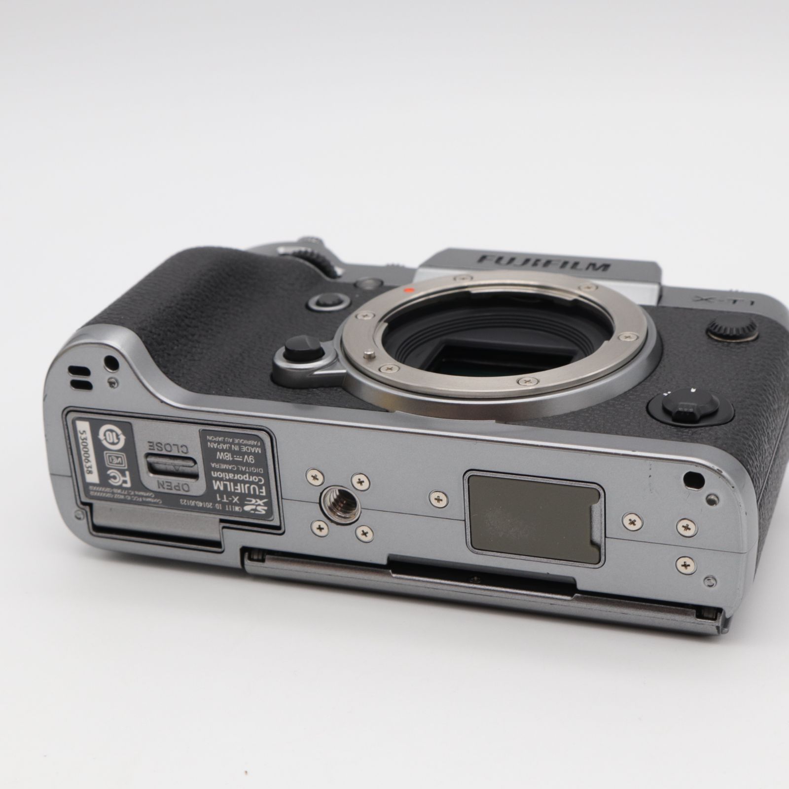 新品級】FUJIFILM ミラーレス一眼 X-T1 ボディ グラファイトシルバー 