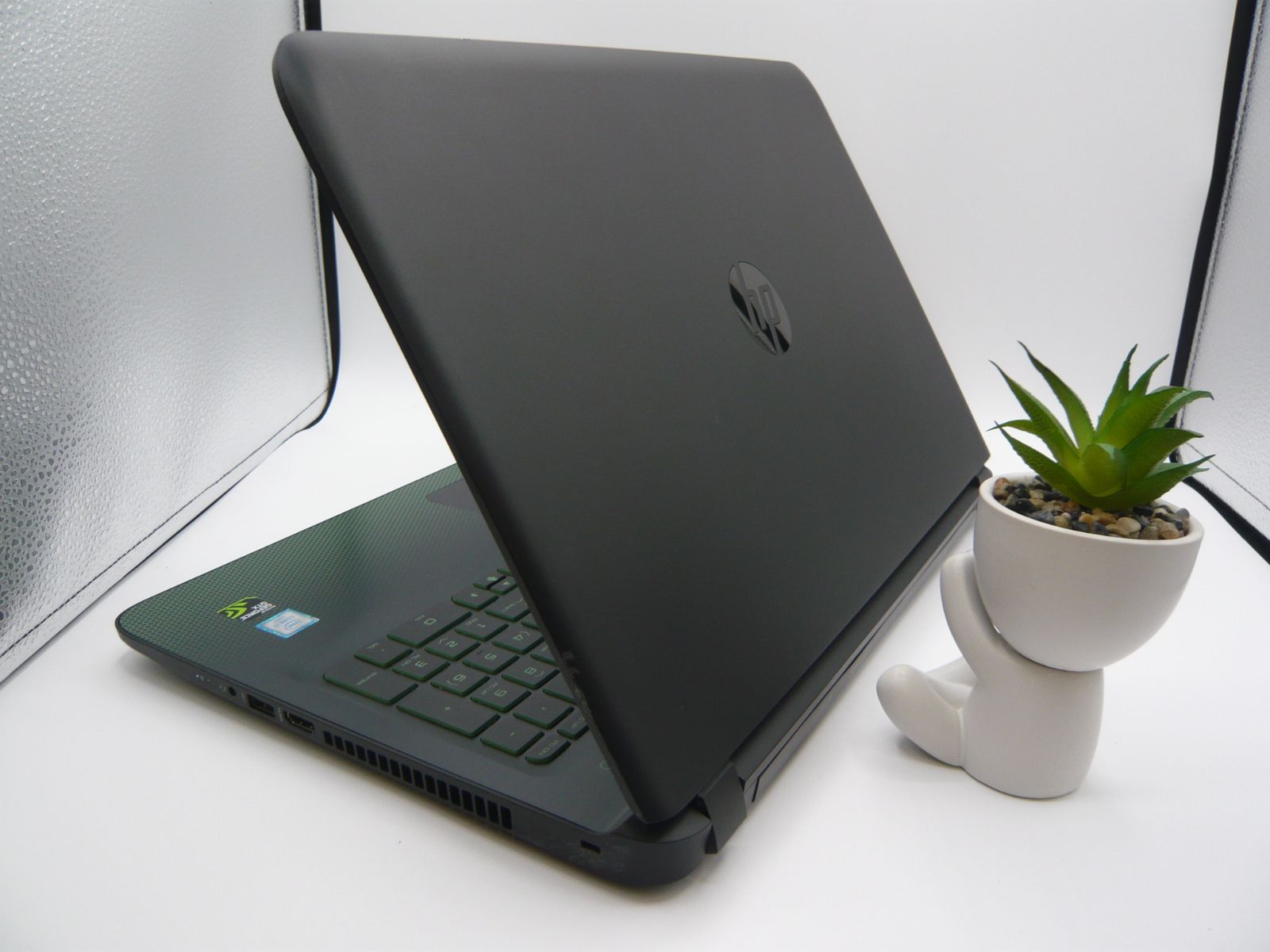 HPゲーミングPC i7 SSD16GB/15.6型 グリーン 美品 - メルカリ HPゲーミングPC i7 SSD16GB/15.6型 グリーン 美品 - メルカリ